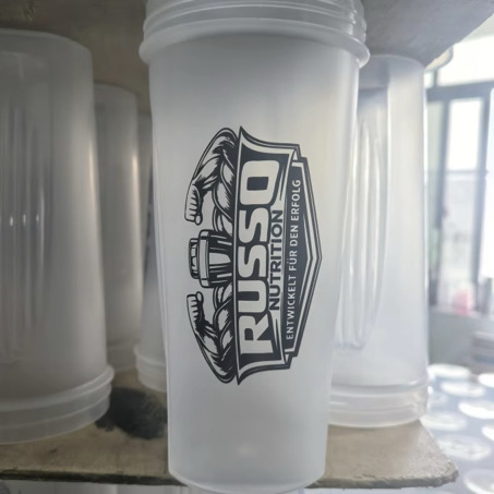 PREMIUM SHAKER MIT METALLKUGEL Weiß – KEINE KLUMPEN. NUR PERFEKTION.